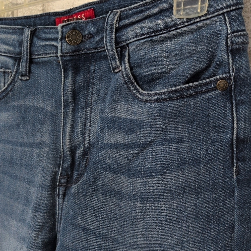 NWOT Guess Jeans Womens SZ 29 Skinny Logo On Pocket Distressed 90's Y2K - Picture 2 of 4